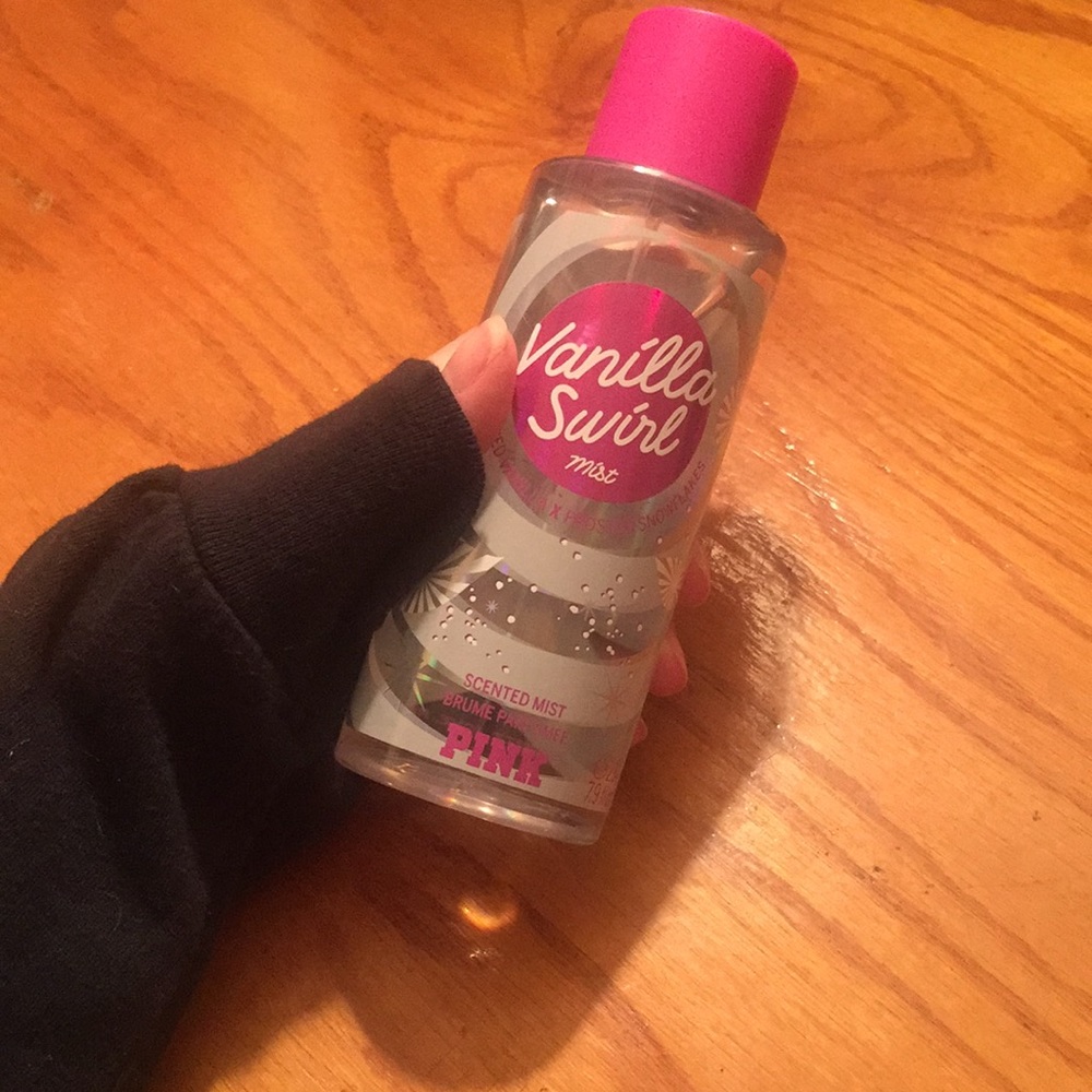 victoria secret pink “vanilla swirl” mist